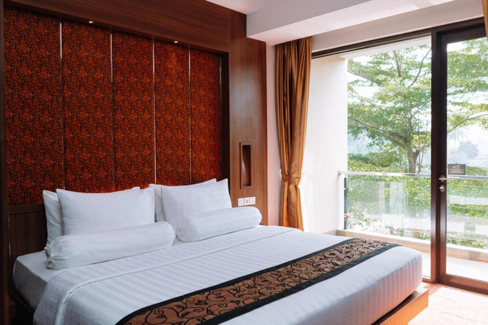 Anugrah Hotel Sukabumi Exterior foto
